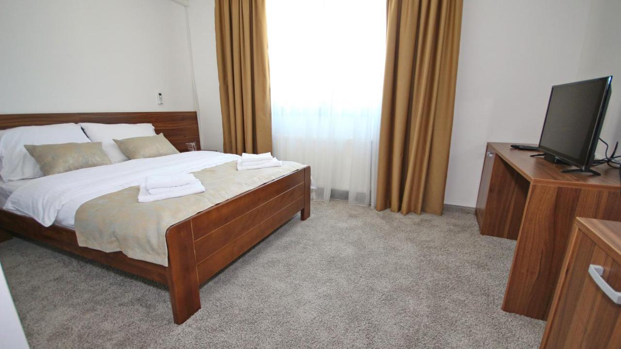Hotel Novalic 科尼茨 外观 照片