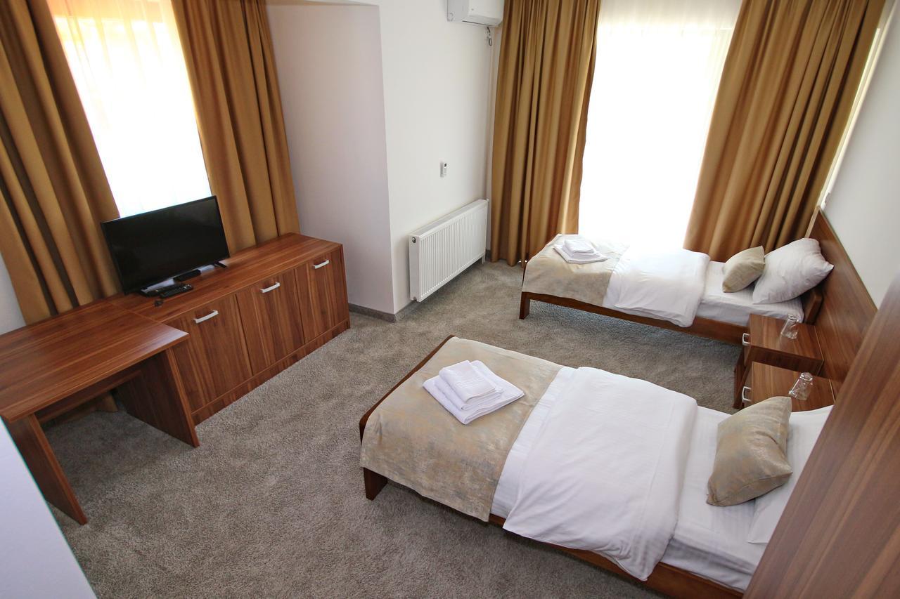 Hotel Novalic 科尼茨 外观 照片