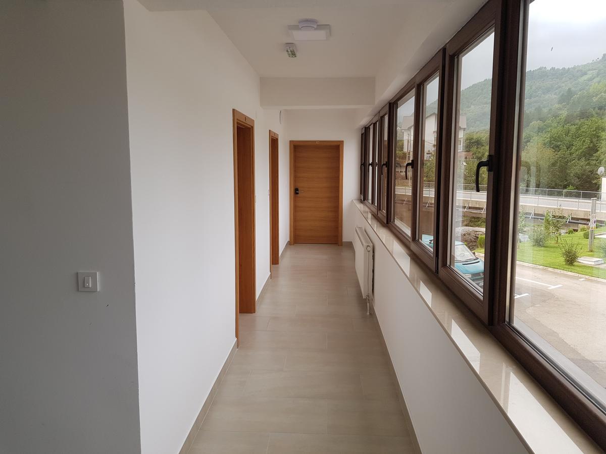 Hotel Novalic 科尼茨 外观 照片