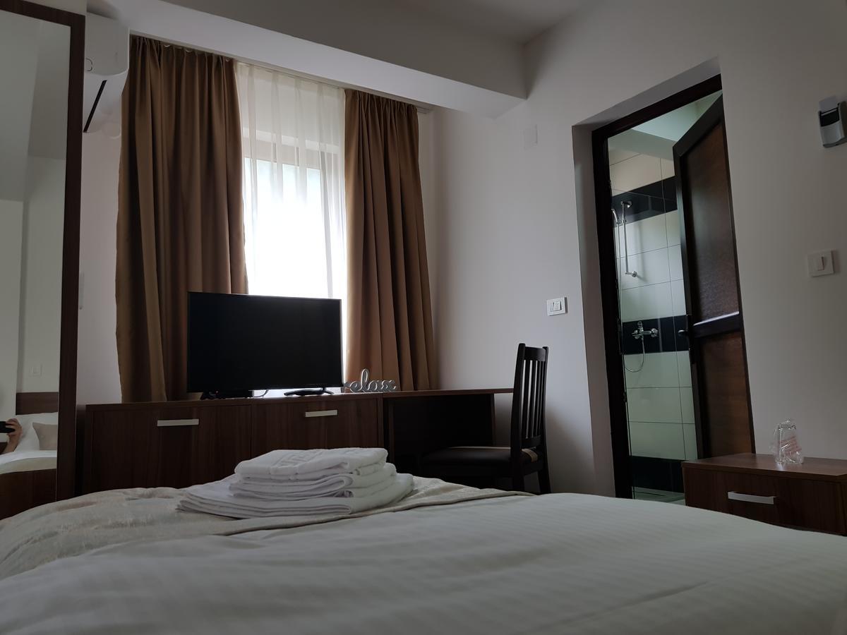 Hotel Novalic 科尼茨 外观 照片